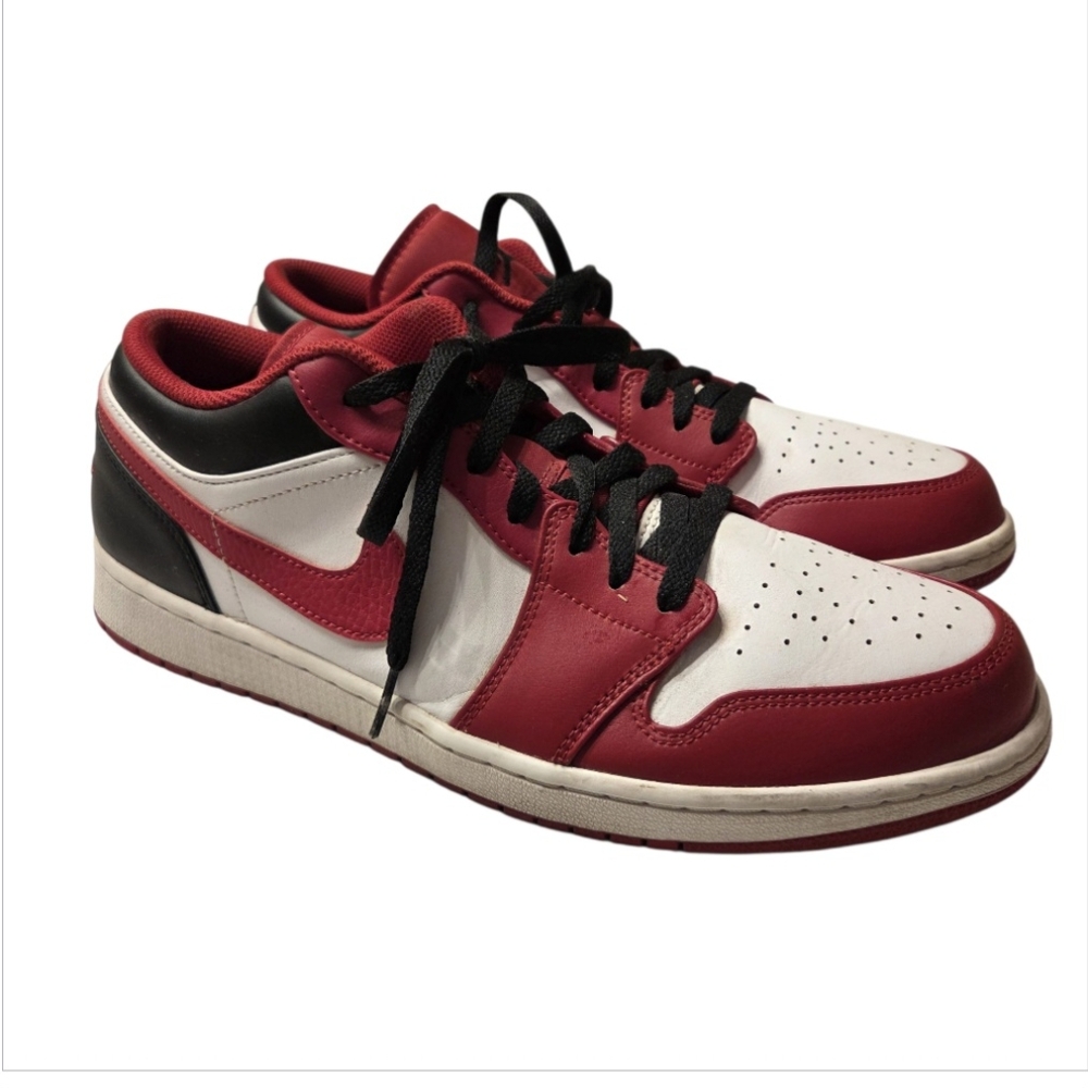 Nike Air Jordan 1 Low Bulls / Men’s Size 13 /  553558-163